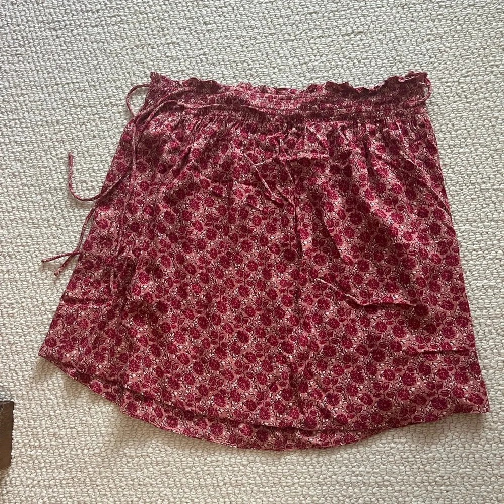 Faherty Emery smocked floral skirt size medium red